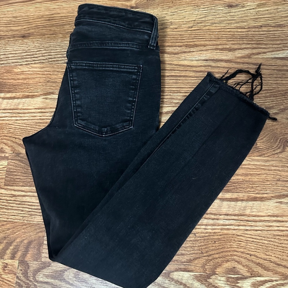Universal Thread Mid Rise Skinny Jeans Size 2